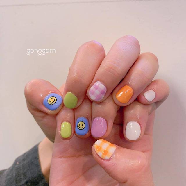 เล็บลาย Smile