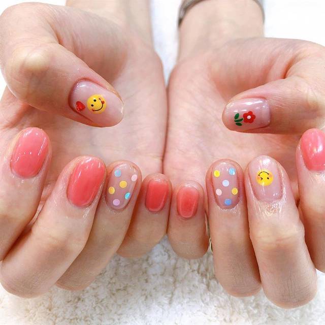 เล็บลาย Smile