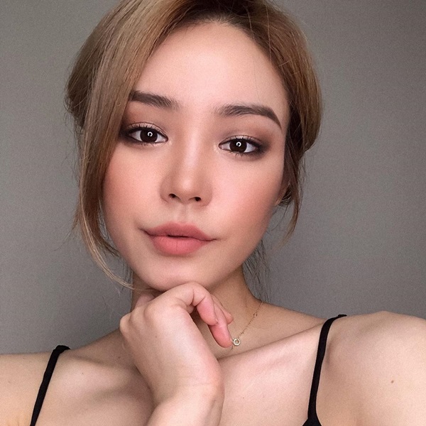 แต่งหน้าแบบธรรมชาติ