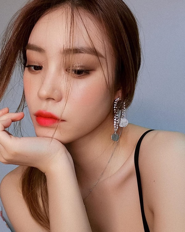 แต่งหน้าแบบธรรมชาติ