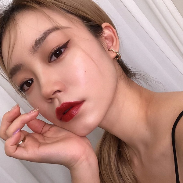 แต่งหน้าแบบธรรมชาติ