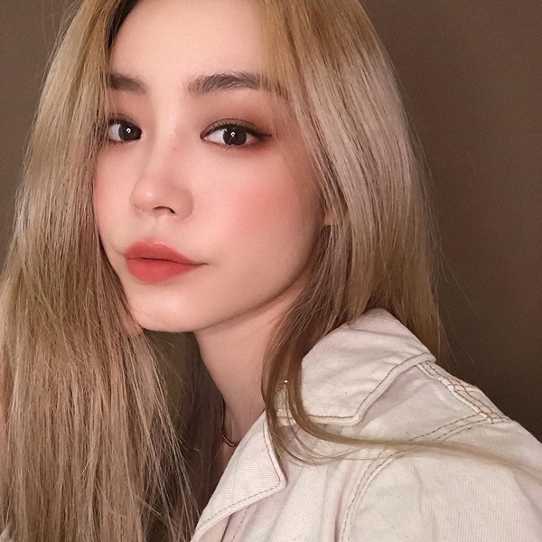 แต่งหน้าแบบธรรมชาติ