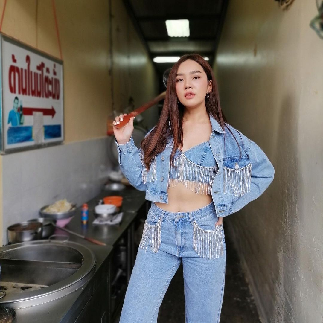 เส้นด้าย สอดอstyle