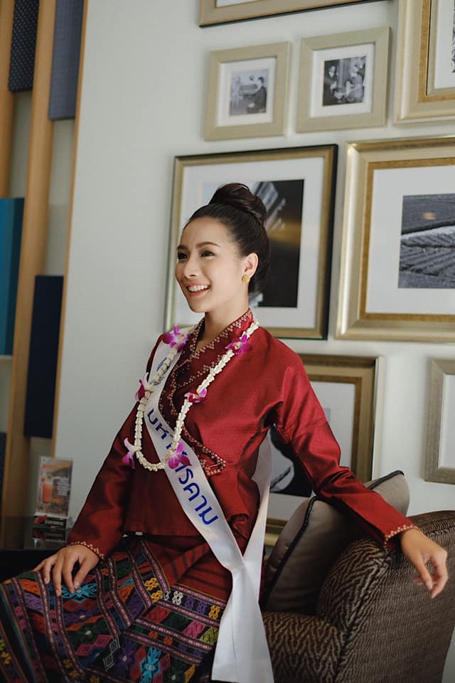 น้ำมนต์ มนชนิตว์