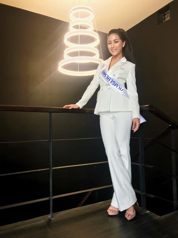 น้ำมนต์ มนชนิตว์