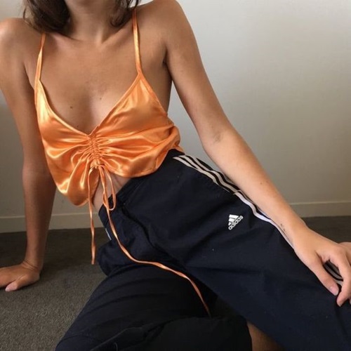 แฟชั่นโทนสีส้ม