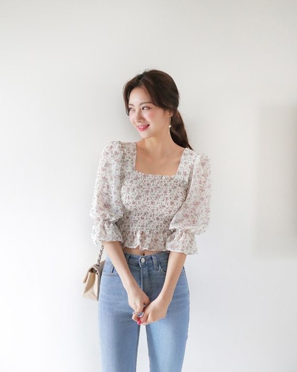 เสื้อคอเหลี่ยม