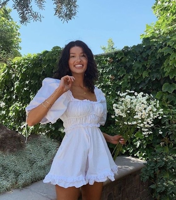 เสื้อคอเหลี่ยม