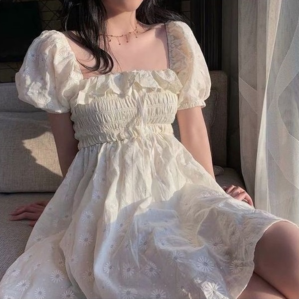 เสื้อคอเหลี่ยม