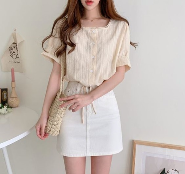 เสื้อคอเหลี่ยม