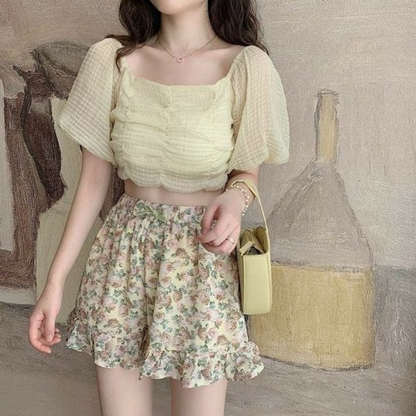 เสื้อคอเหลี่ยม