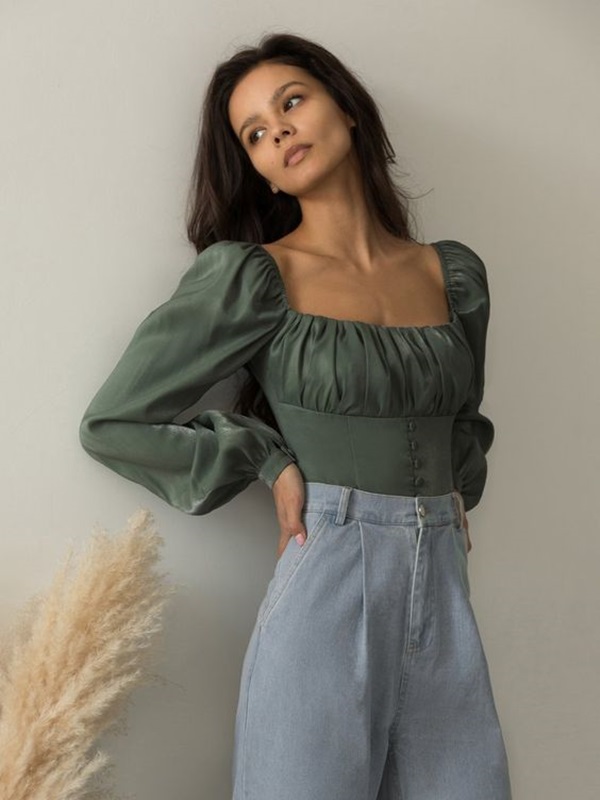 เสื้อคอเหลี่ยม