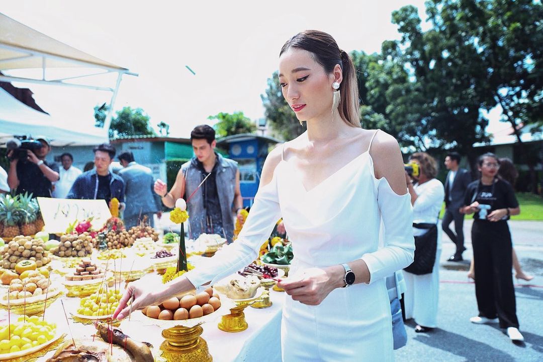 หงส์ เดอะเฟซ