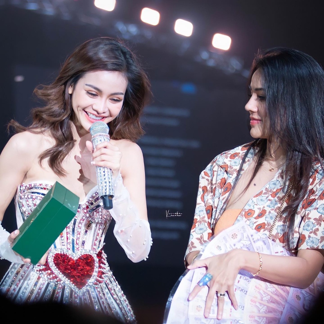 ปลายฟ้า พี่สาว อิงฟ้า วราหะ