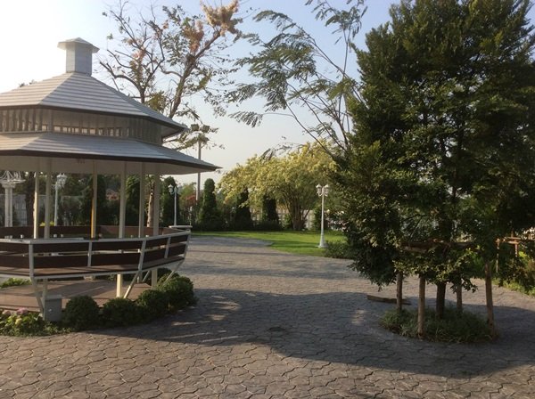 รีโนเวท “สวนทรอปิคอลเก่า” เป็น “สวนใหม่” สวยชวนฝันเหมือนในละคร