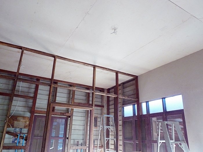 ทำห้องน้ำแบบคุณนายๆ บนบ้าน ไม้ ให้แม่ห้องเก็บของรกๆจะแปลงร่างเป็นห้องน้ำคุณนายได้แค่ไหนมาดูกันค่ะ