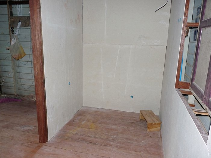 ทำห้องน้ำแบบคุณนายๆ บนบ้าน ไม้ ให้แม่ห้องเก็บของรกๆจะแปลงร่างเป็นห้องน้ำคุณนายได้แค่ไหนมาดูกันค่ะ