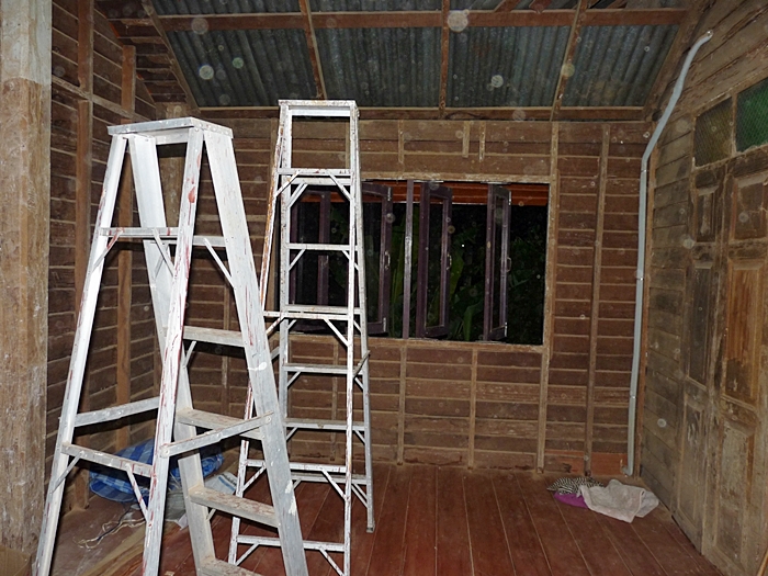 ทำห้องน้ำแบบคุณนายๆ บนบ้าน ไม้ ให้แม่ห้องเก็บของรกๆจะแปลงร่างเป็นห้องน้ำคุณนายได้แค่ไหนมาดูกันค่ะ