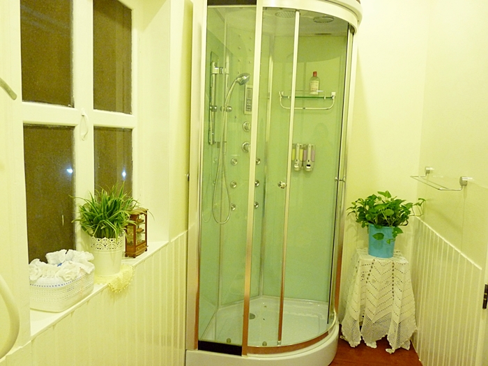 ทำห้องน้ำแบบคุณนายๆ บนบ้าน ไม้ ให้แม่ห้องเก็บของรกๆจะแปลงร่างเป็นห้องน้ำคุณนายได้แค่ไหนมาดูกันค่ะ