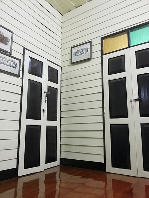 ทำห้องน้ำแบบคุณนายๆ บนบ้าน ไม้ ให้แม่ห้องเก็บของรกๆจะแปลงร่างเป็นห้องน้ำคุณนายได้แค่ไหนมาดูกันค่ะ