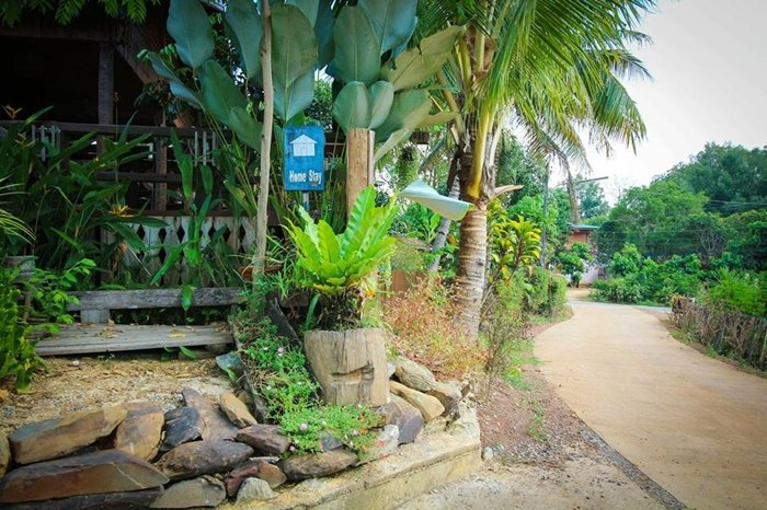 แบบบ้านไม้ยกพื้นสูง บ้านสุดใจ โฮมสเตย์บ้านนาต้นจั่น กลมกลืนบรรยากาศชนบท หมู่บ้านอัตลักษณ์ จสุโขทัย