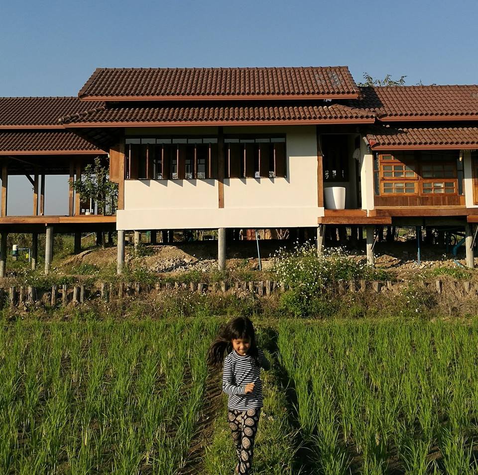 ดีต่อใจ "โรส วริศรา" มิสเอเชียปี 2531 สร้างบ้านที่เชียงดาวเป็นโรงเรียนสอนลูก
