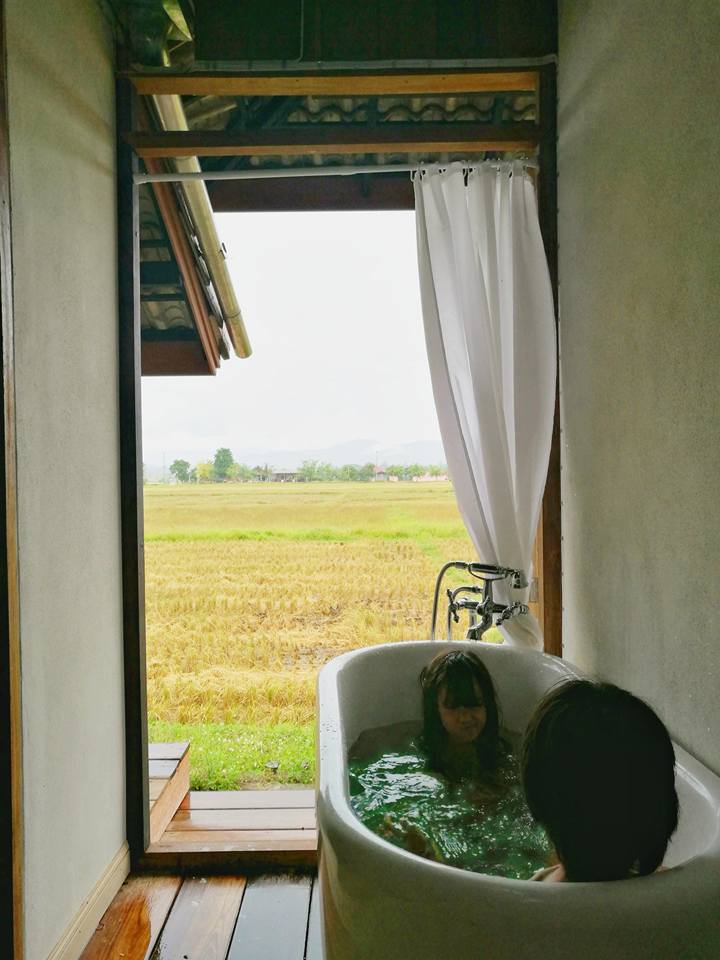 ดีต่อใจ "โรส วริศรา" มิสเอเชียปี 2531 สร้างบ้านที่เชียงดาวเป็นโรงเรียนสอนลูก