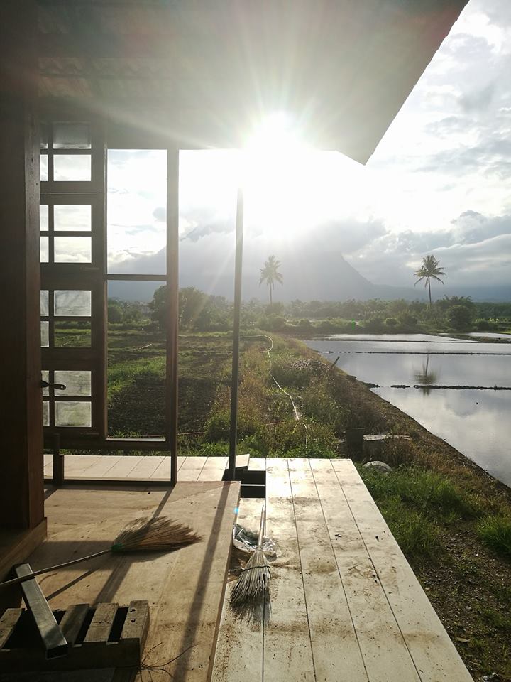 ดีต่อใจ "โรส วริศรา" มิสเอเชียปี 2531 สร้างบ้านที่เชียงดาวเป็นโรงเรียนสอนลูก