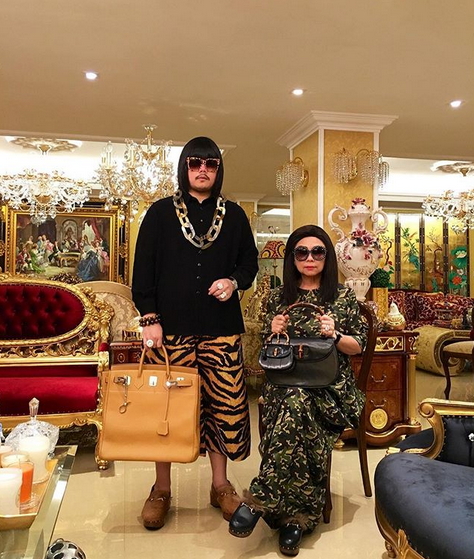 เปิดคฤหาสน์ ‘ปิ๊บปี้-มาดามลี’ แม่ลูกแฟชั่นนิสต้า กับภูเขาแอร์เมส และ BERBRICKของสะสมสุดรัก