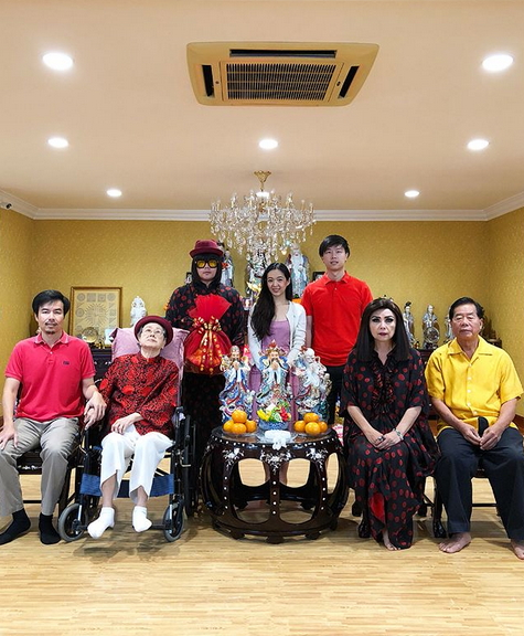 เปิดคฤหาสน์ ‘ปิ๊บปี้-มาดามลี’ แม่ลูกแฟชั่นนิสต้า กับภูเขาแอร์เมส และ BERBRICKของสะสมสุดรัก