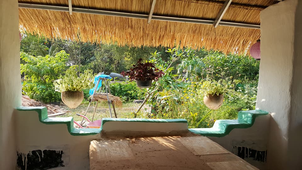 แม่ปั้นดิน ลูกสร้างบ้าน งบ 7 หมื่นได้ทั้งบ้านดิน ครัวดิน ไม่ต้องเป็นหนี้ทั้งชีวิต