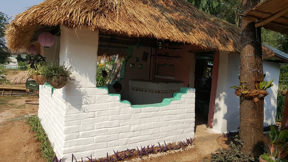 แม่ปั้นดิน ลูกสร้างบ้าน งบ 7 หมื่นได้ทั้งบ้านดิน ครัวดิน ไม่ต้องเป็นหนี้ทั้งชีวิต