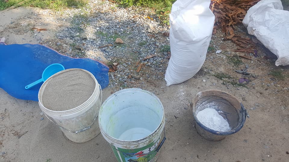 แม่ปั้นดิน ลูกสร้างบ้าน งบ 7 หมื่นได้ทั้งบ้านดิน ครัวดิน ไม่ต้องเป็นหนี้ทั้งชีวิต