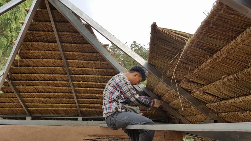 แม่ปั้นดิน ลูกสร้างบ้าน งบ 7 หมื่นได้ทั้งบ้านดิน ครัวดิน ไม่ต้องเป็นหนี้ทั้งชีวิต