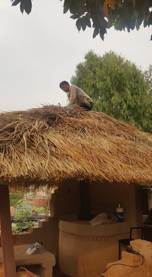 แม่ปั้นดิน ลูกสร้างบ้าน งบ 7 หมื่นได้ทั้งบ้านดิน ครัวดิน ไม่ต้องเป็นหนี้ทั้งชีวิต