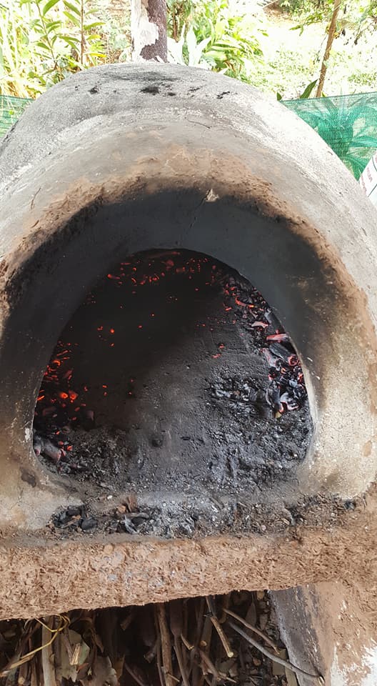 แม่ปั้นดิน ลูกสร้างบ้าน งบ 7 หมื่นได้ทั้งบ้านดิน ครัวดิน ไม่ต้องเป็นหนี้ทั้งชีวิต