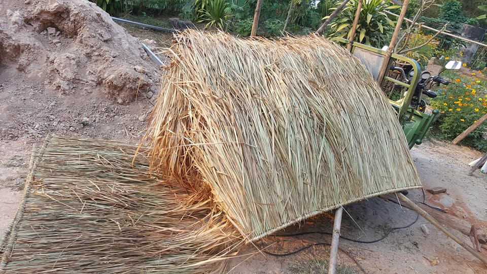 แม่ปั้นดิน ลูกสร้างบ้าน งบ 7 หมื่นได้ทั้งบ้านดิน ครัวดิน ไม่ต้องเป็นหนี้ทั้งชีวิต