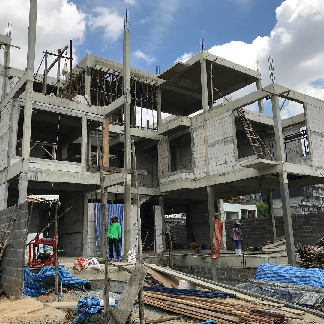 เปิด “บ้านกึ่งสตูดิโอ” ของ “แจ๊ส ชวนชื่น” ยิ่งใหญ่ อลังการ แต่ยังสร้างไม่เสร็จ