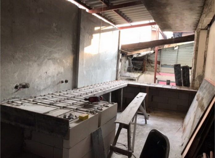 รีวิว “รีโนเวทห้องครัวเก่าอายุ 30 ปี” เปลี่ยนจากครัวสุดเชย กลายเป็นครัวโมเดิร์น น่าใช้งานสุดๆ