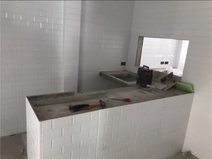 รีวิว “รีโนเวทห้องครัวเก่าอายุ 30 ปี” เปลี่ยนจากครัวสุดเชย กลายเป็นครัวโมเดิร์น น่าใช้งานสุดๆ