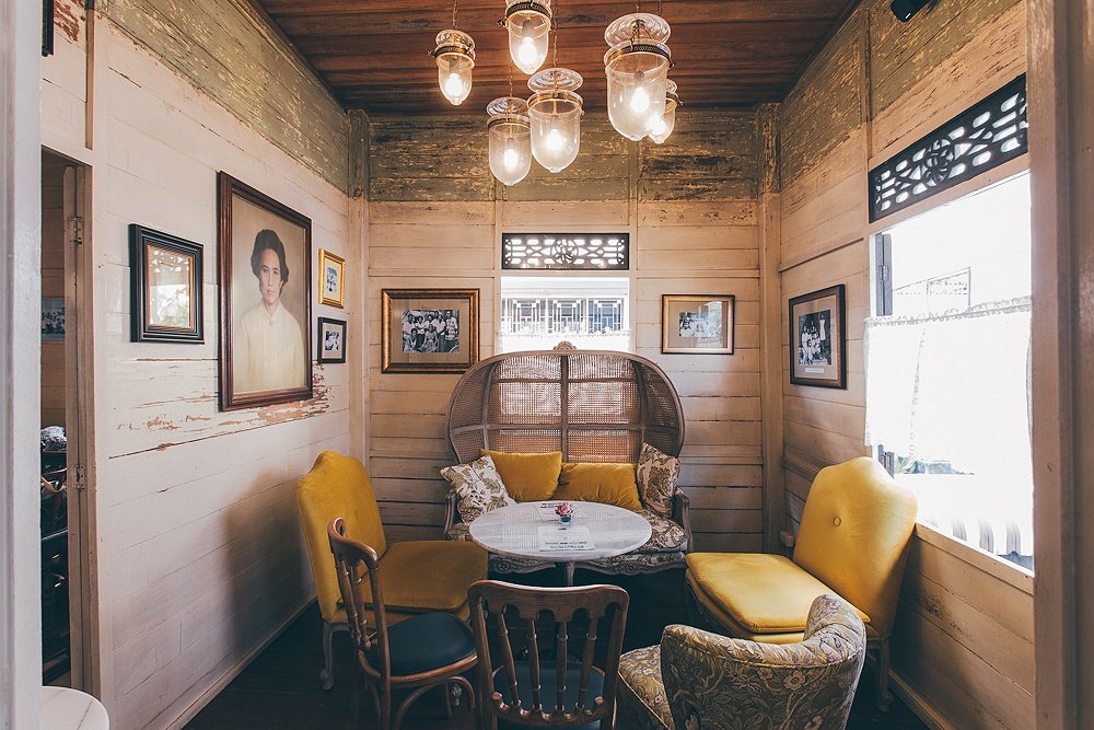 บ้านขนมปังขิง คาเฟ่ในบ้านไม้เก่าอายุร้อยกว่าปีที่ยังมีชีวิตชีวา