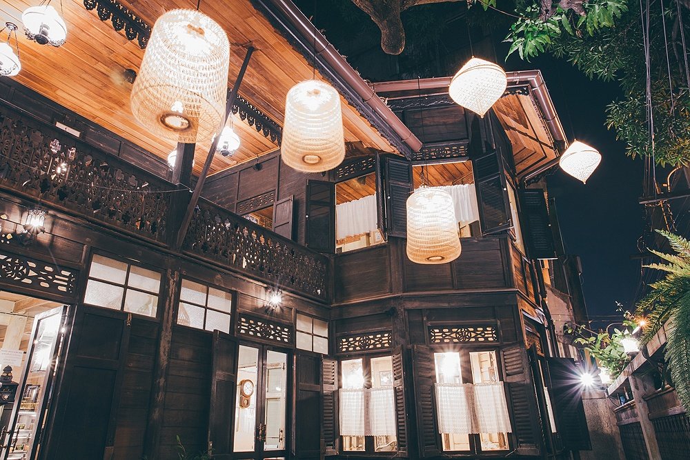 บ้านขนมปังขิง คาเฟ่ในบ้านไม้เก่าอายุร้อยกว่าปีที่ยังมีชีวิตชีวา