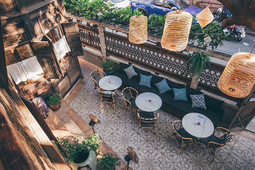 บ้านขนมปังขิง คาเฟ่ในบ้านไม้เก่าอายุร้อยกว่าปีที่ยังมีชีวิตชีวา