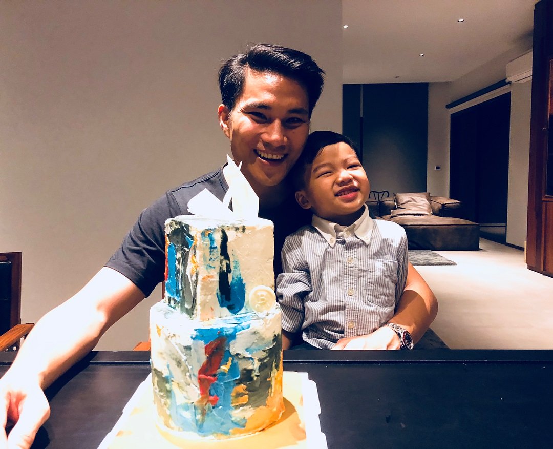 ส่อง “บ้านแอม ชลธิชา” อดีตผู้ประกาศข่าว นางแบบ นางงาม นักกีฬา สวย หุ่นเป๊ะ ชีวิตดี