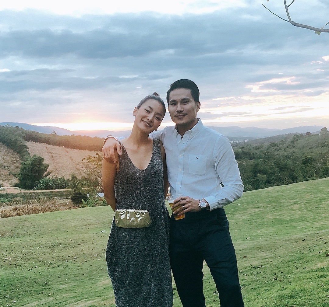 ส่อง “บ้านแอม ชลธิชา” อดีตผู้ประกาศข่าว นางแบบ นางงาม นักกีฬา สวย หุ่นเป๊ะ ชีวิตดี