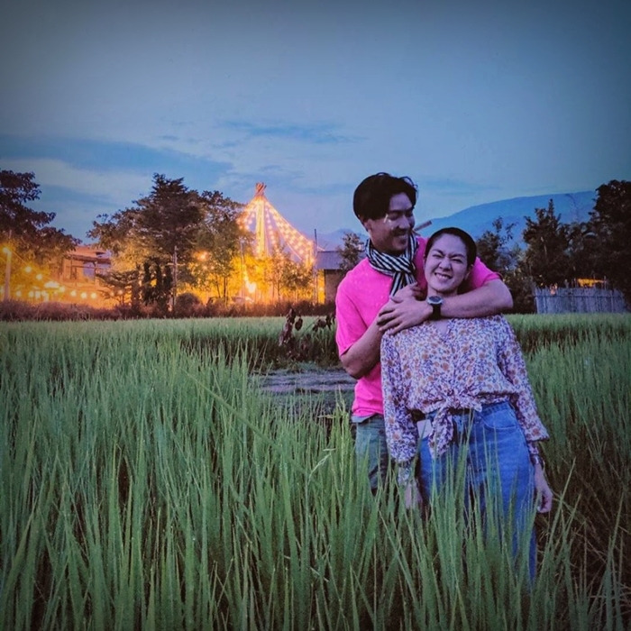 ชีวิตติดนา “บ้านไก่โห่” บ้านหลังที่สองของ “เป๊ก-นิว” โฮมสเตย์กลางทุ่งข้าวที่เชียงใหม่