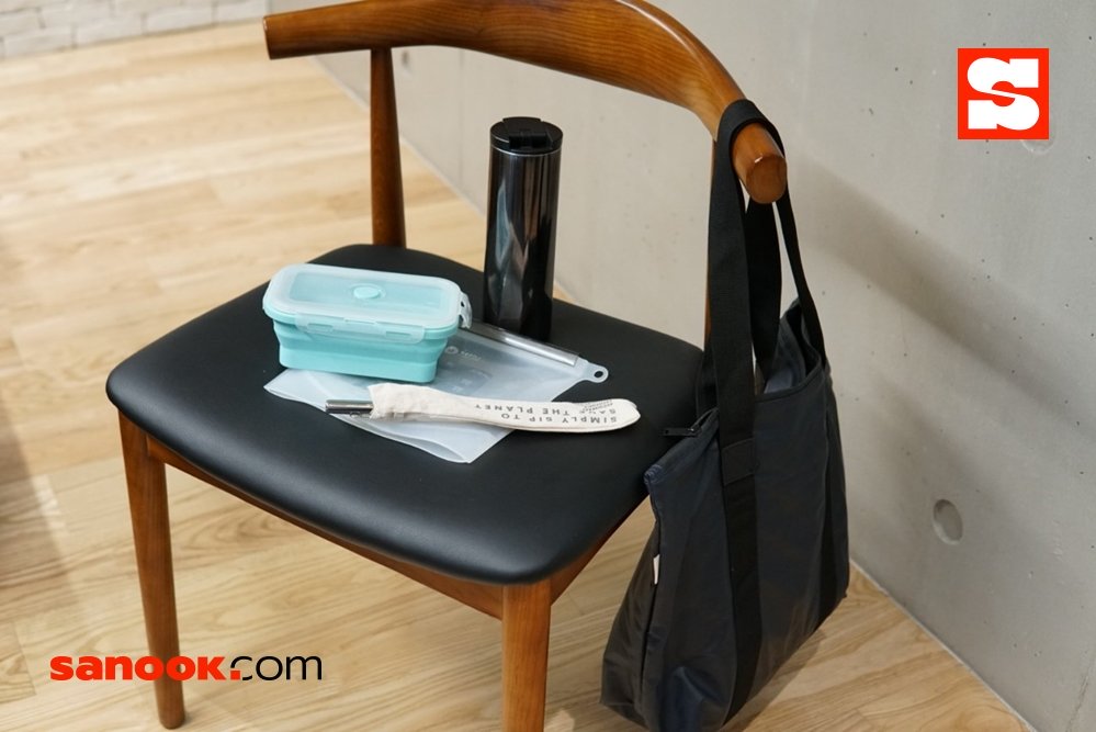 เปิดกระเป๋า “อัด อวัช” วง “mints” ที่พบว่ามีขวดน้ำ หลอดสเตนเลส กล่องใส่อาหาร และถุงซิลิโคน