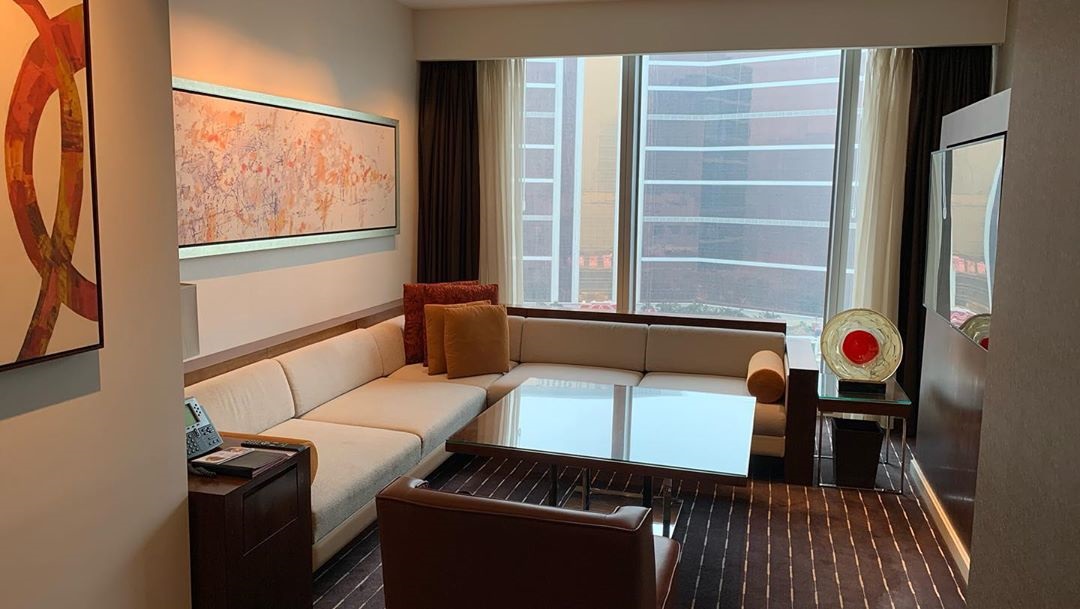 ชีวิตดี๊ดี “ฟลุค เกริกพล” กับห้องพักทั่วโลก หรูหรา ดีไซน์ระดับไฮโซมาก