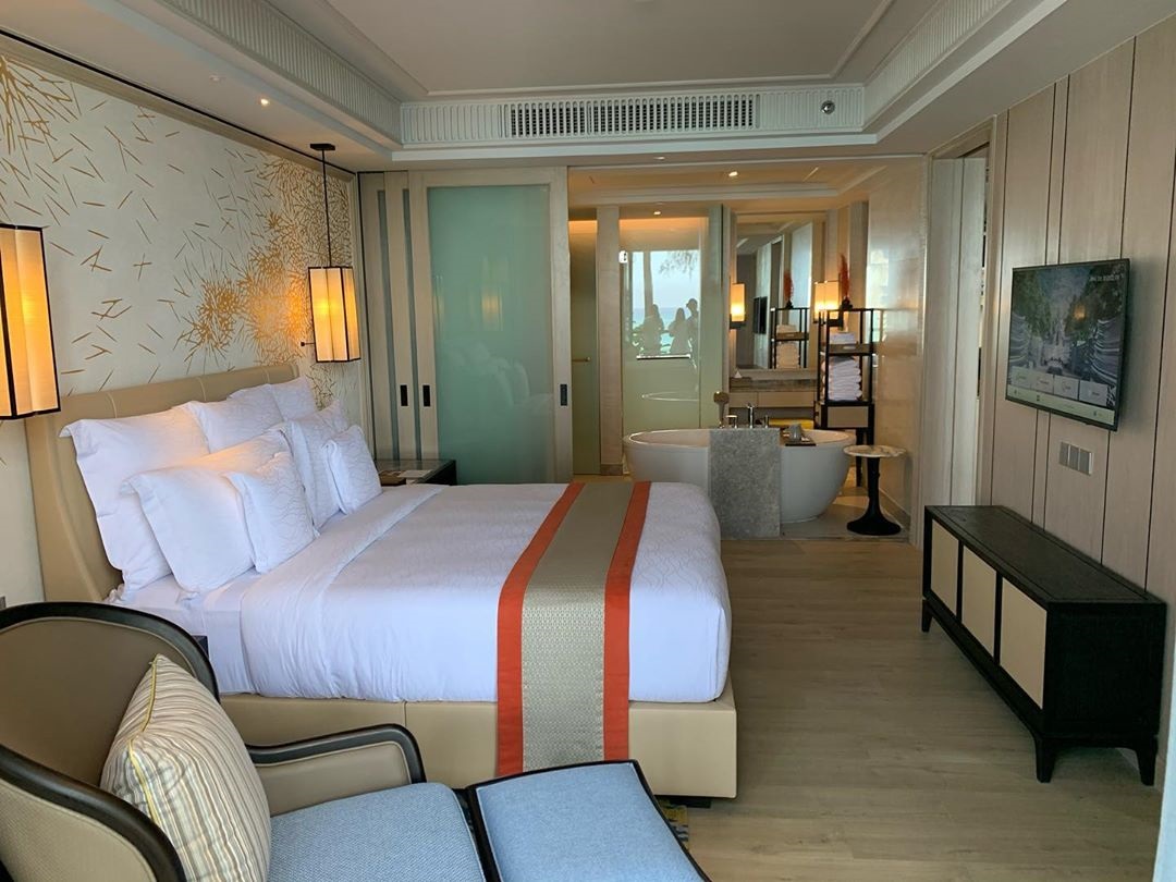 ชีวิตดี๊ดี “ฟลุค เกริกพล” กับห้องพักทั่วโลก หรูหรา ดีไซน์ระดับไฮโซมาก