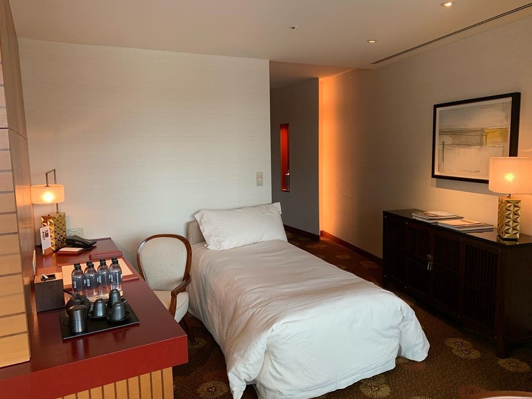 ชีวิตดี๊ดี “ฟลุค เกริกพล” กับห้องพักทั่วโลก หรูหรา ดีไซน์ระดับไฮโซมาก